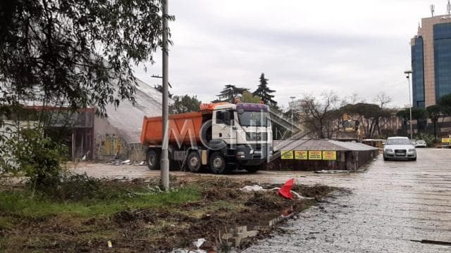 Fillojnë punimet për "rijetësimin" e Piramidës në kryeqytet