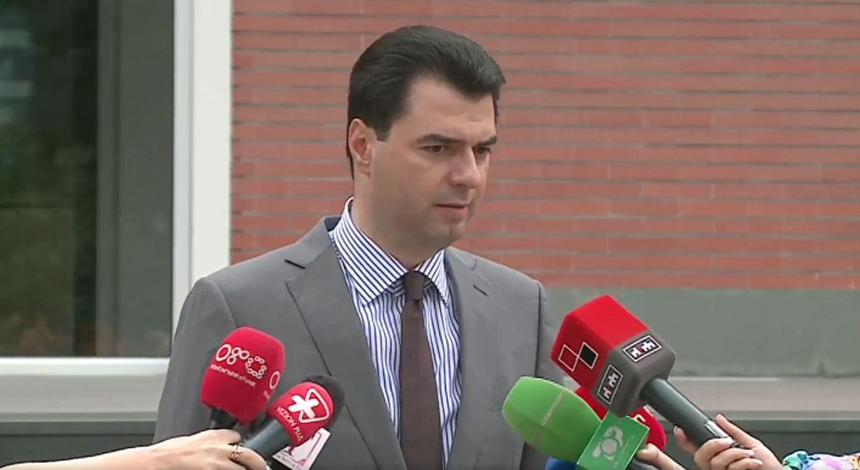 Eurot e kapura në Durrës/ Basha: Alarmin e ngriti një vend skeptik për negociatat (VIDEO)