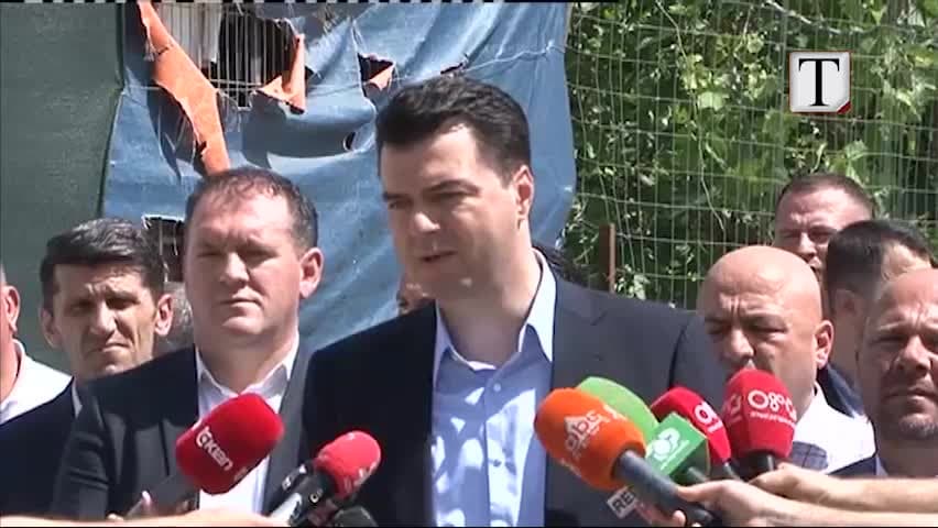 Basha ngushëllon familjen në Kamëz: Siguria zero (VIDEO)