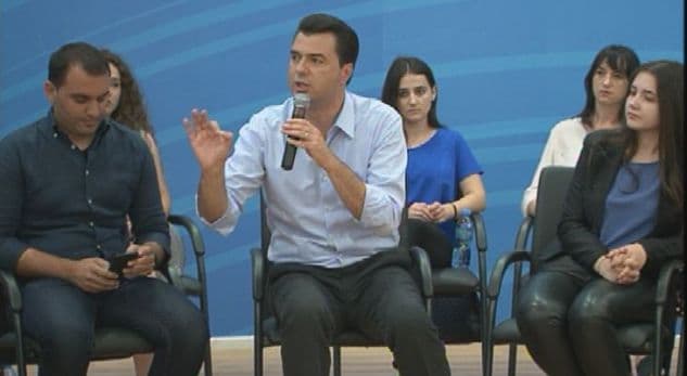 Basha akuzon Ramën për negociatat me BE dhe "thumbon" ambasadorët 
