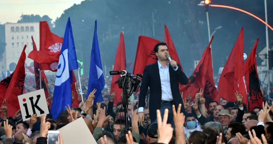 Opozita sërish në protestë, Rama refuzon dorëheqjen (VIDEO)