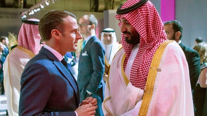 'Unë jam i shqetësuar': Makron dhe Bin Salman bisedojnë në samitin e G20 por pa e ditur se po filmoheshin nga kamerat (VIDEO)