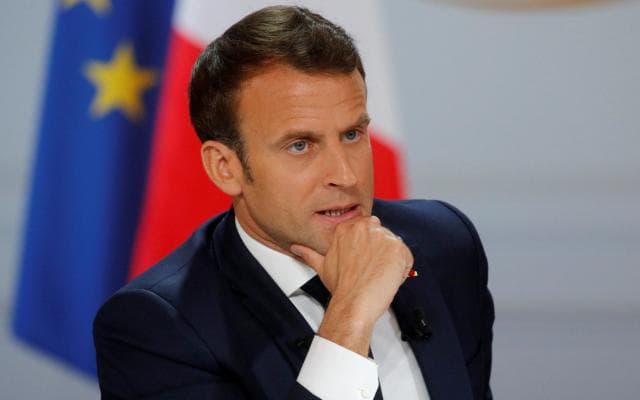 Covid-19/ Macron njofton financim shtesë për artin dhe kulturën në Francë