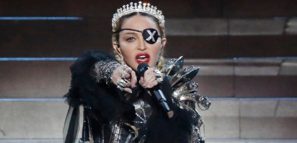Madona në Eurovizion/ Shfaqja e saj e shigjetuar nga kritikat (FOTO)