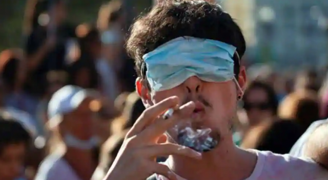 Madrid manifestim kundër maskave: Duam të shikojmë virusin