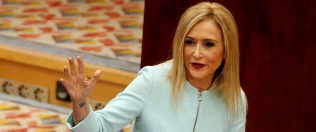 Kryebashkiakja e Madridit jep dorëheqjen pas publikimit të pamjeve ku shfaqet duke vjedhur (VIDEO)