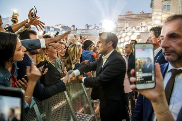 Macron merr një goditje nga sondazhet e reja, popullariteti i shefit të Elysee bie në 40%