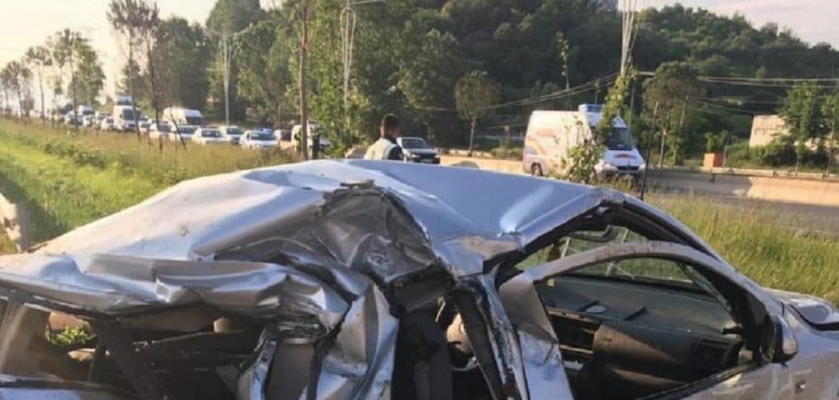 Përmbyset makina në Fushë Krujë, dy të vdekur dhe një fëmijë i plagosur