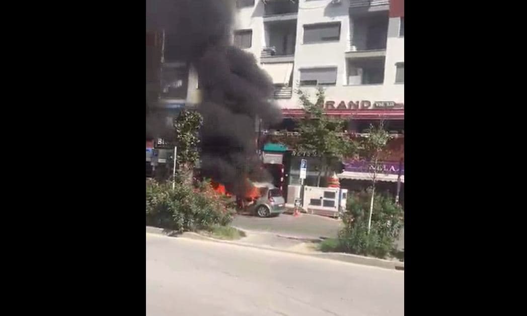 Tiranë, makina merr flake në ecje (VIDEO)
