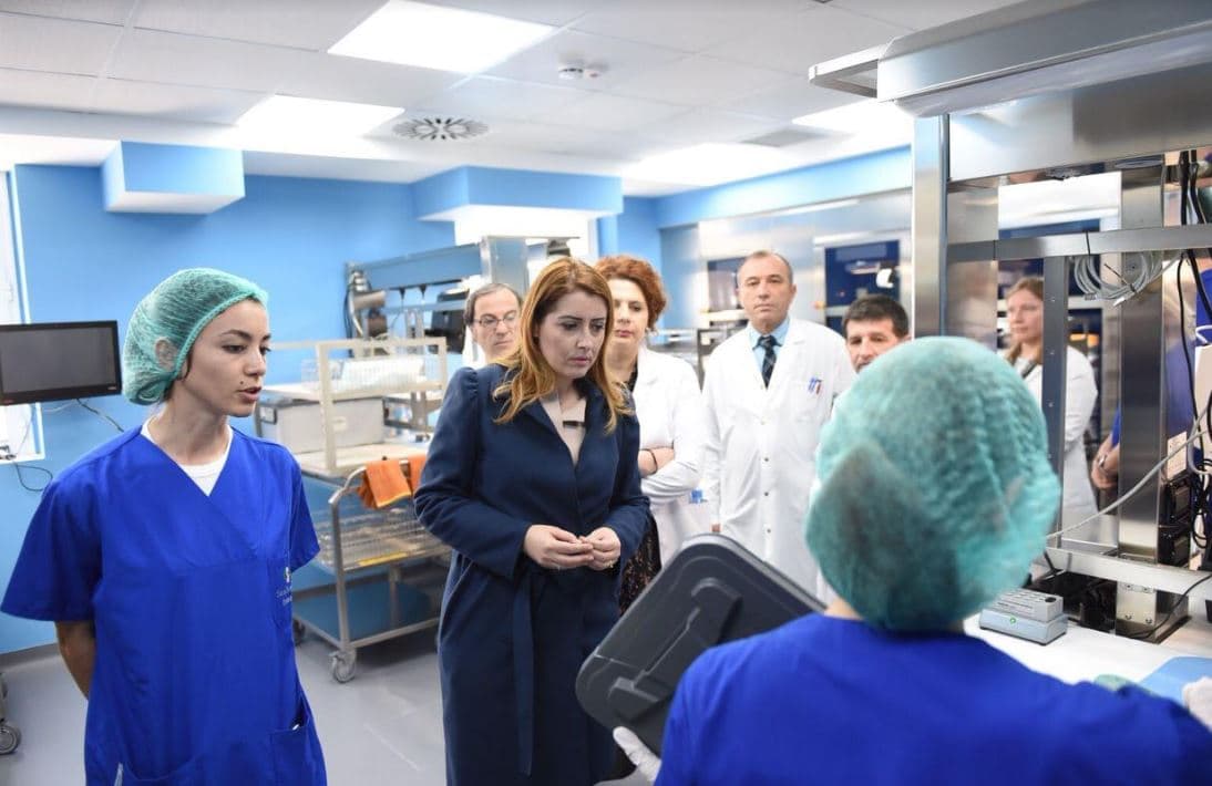 Sterilizimi edhe në Vlorë, Manastirliu: Rrit sigurinë e pacientëve, përmirëson punën e mjekëve
