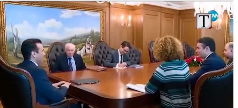 Referendumi për emrin “përçan” qeverinë maqedonase (VIDEO)