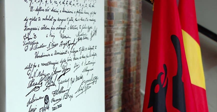 Shqipja, gjuhë zyrtare në Maqedoni, reagon Tirana zyrtare