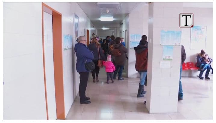 Maqedonia e Veriut shpall epideminë e fruthit (VIDEO)