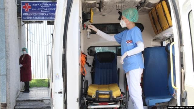 Dy të vdekur dhe 13 raste të reja me COVID-19 në Maqedoninë e Veriut