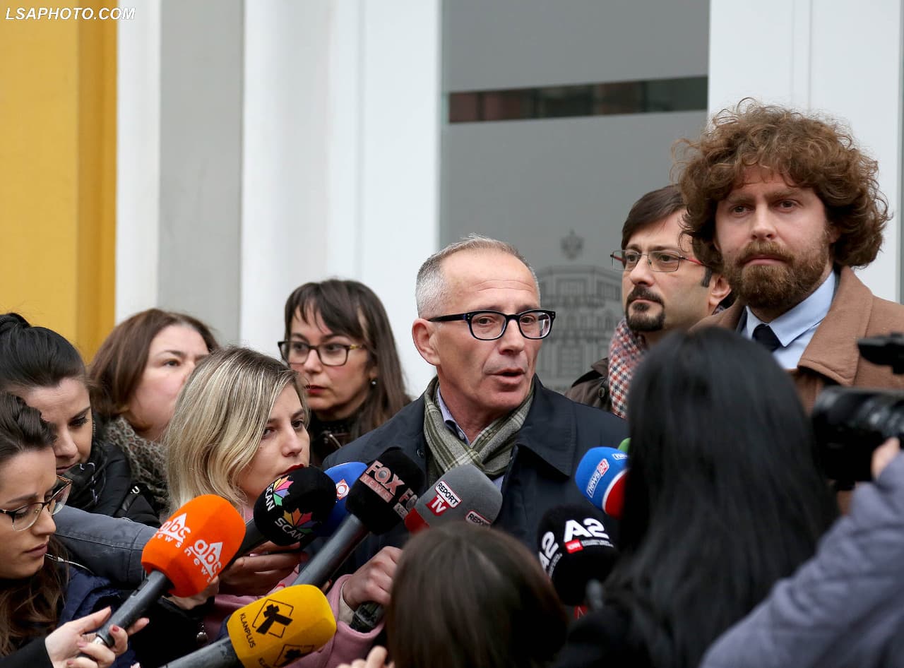 Pedagogët i lënë afat ministres deri në mesnatë: Na dëgjoi, por nuk dha asnjë zgjidhje (VIDEO)