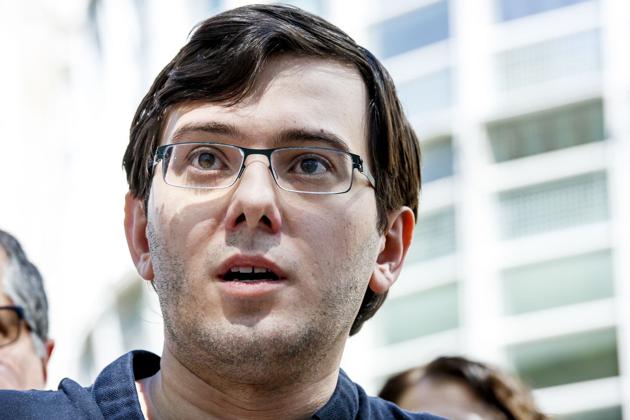 Martin Shkreli përdor telefonin kontrabandë për të drejtuar kompaninë farmaceutike nga burgu