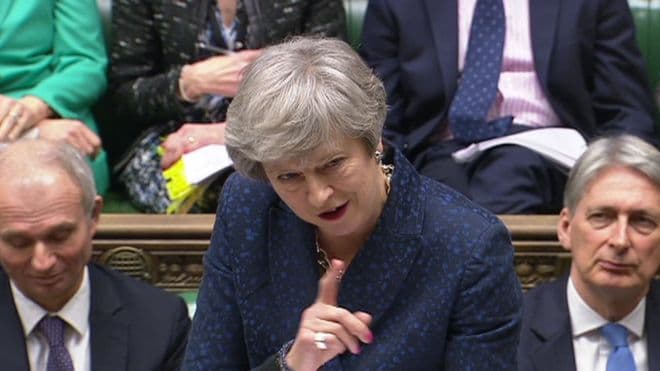 May: Vonesa e Brexit nuk do të zgjidhë asgjë. Shefi i terrorizmit paralajmëron tensione