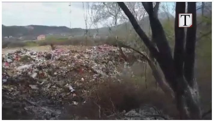 Tufinë, mbeturinat pushtojnë zonën pranë varrezave (VIDEO)