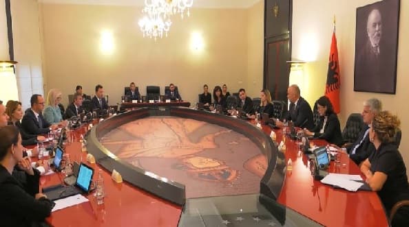 Qeveria miraton projektligjin për ndërtimin e teatrit të ri me partner privat