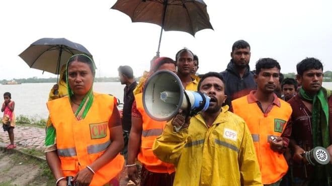 Bangladeshi përgatitet për ciklonin Bulbul/ Evakuohen 100 mijë njerëz