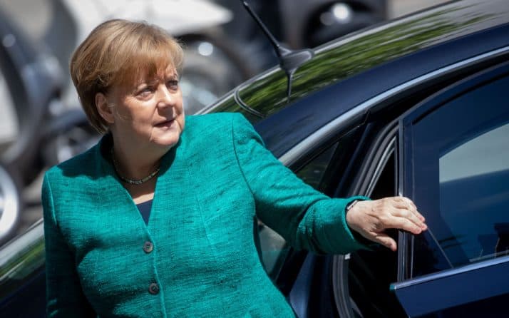 Presionet e aleatit/ Merkel kërkon një samit europian për emigracionin