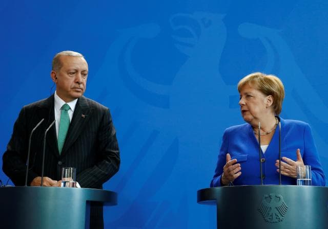 Erdogan i kërkon Berlinit ekstradimin e gylenistëve, Merkel kërkon më shumë prova