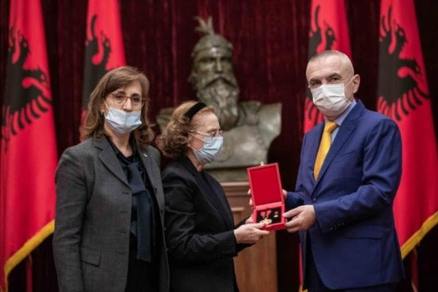 Meta dekoron me titullin “Mjeshtër i Madh” pas vdekjes dirigjentin Milto Vako