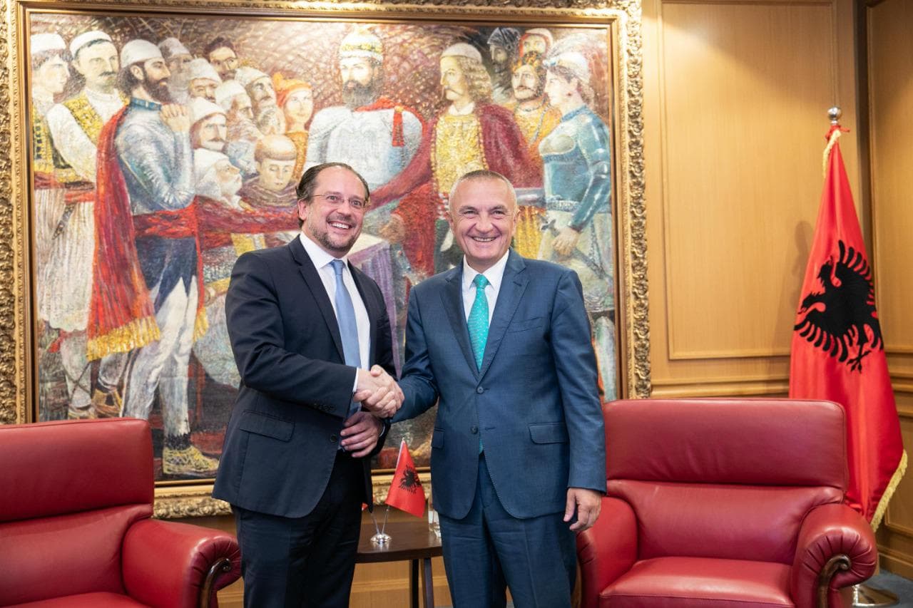 Meta takon ministrin austriak: Mirënjohje, nënshkruat të parët për çeljen e negociatave
