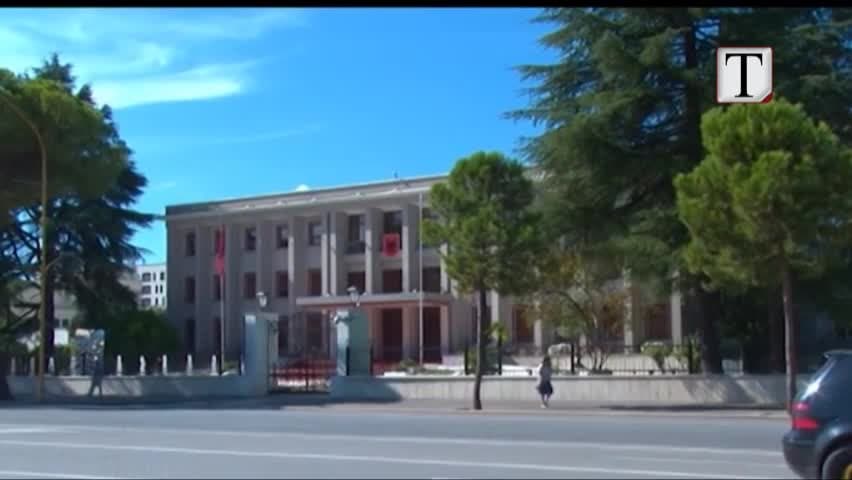 Presidenti vendos ta dekretojë Visho Ajazin ambasador (VIDEO)