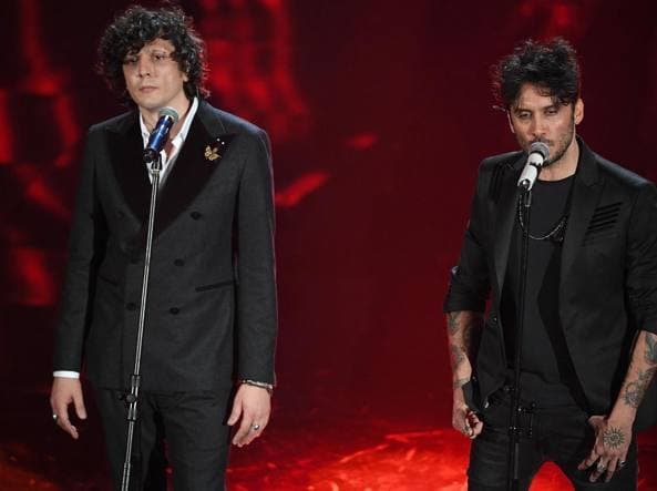 Sanremo 2018, Meta dhe Moro pezullohen nga festivali, reagojnë këngëtarët