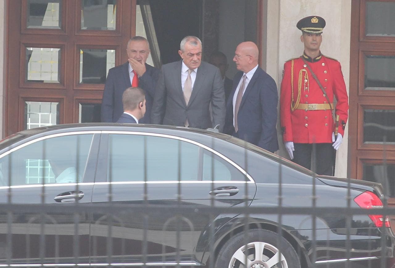 Thellohet konflikti Rama-Meta për ministrin e Brendshëm, Presidenca: Nuk lejojmë të na sfidojnë (VIDEO)
