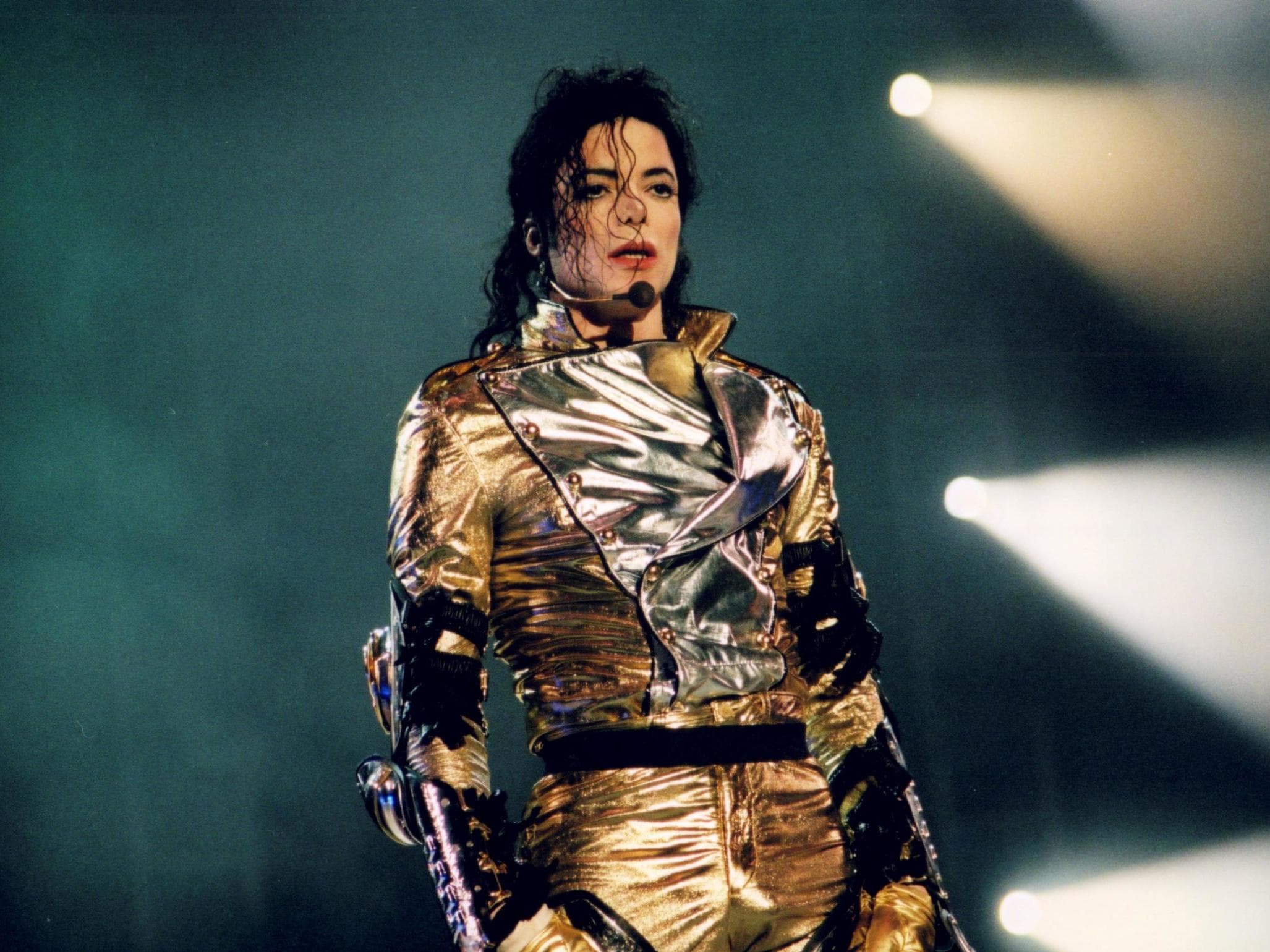BBC ndalon transmetimin e muzikës së Michael Jackson (VIDEO)