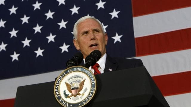 Mike Pence refuzon të heqë Trump nëpërmjet amendamentit të 25-të