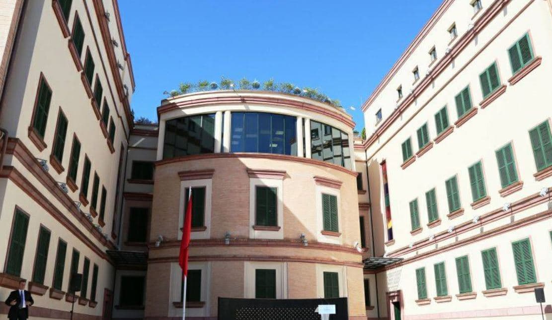 “Policia fsheh djegien e makinës së dhëndrit të Sejdinit”, reagon Ministria e Brendshme: Janë pasqyruar të gjitha ngjarjet