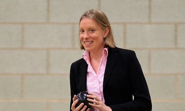 Përplasje brenda qeverisë së Theresa May për lojërat e fatit, dorëhiqet ministrja e Sportit
