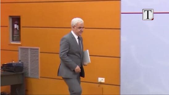 Dorëhiqet Ministri i Brendshëm Fatmir Xhafaj, nuk jep arsye (VIDEO)