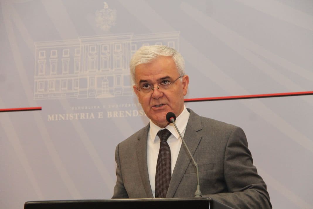 Xhafaj i përgjigjet akuzave të PD: Historia e tim vëllai nuk e implikon as dje dhe as sot qeverin