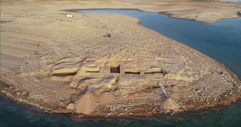 Irak, rënia e nivelit të lumit Tigër nxjerr në dritë rrënojat e një qytetërimi misterioz (VIDEO)