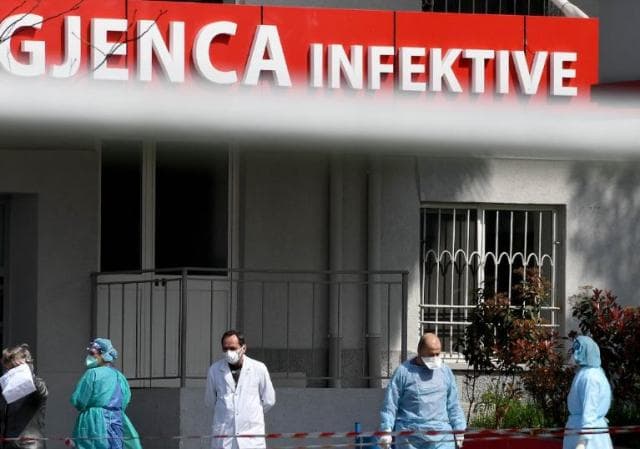 Ekspertët hedhin poshtë spekulimet për qarkullimin më herët të Covid-19 në Shqipëri