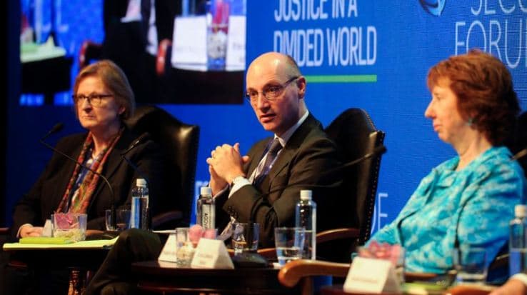 Negociatat/ Ish ambasadori francez në Serbi: Në Shqipëri duhet të bëhet më shumë për funksionimin e parlamentit dhe gjyqësorit