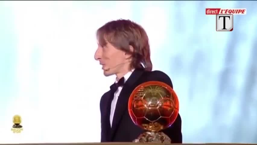 “Topi i Artë”, Modriç “shuplakë” Ronaldos dhe Mesit (VIDEO)