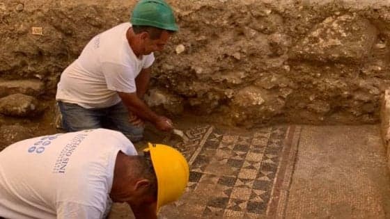 Sardenjë, gërmimet për rrjetin e gazit zbulojnë mozaikun romak