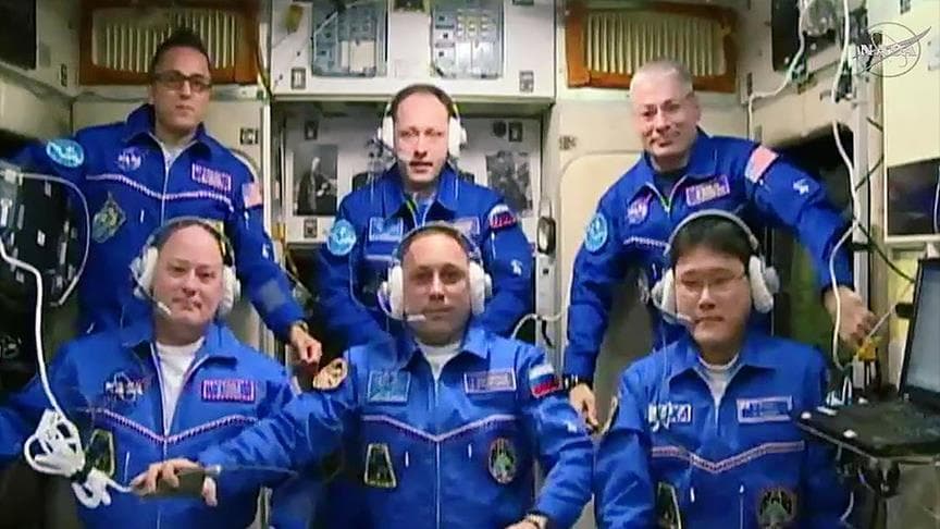 Ekipi i ri i astronautëve arrin në Stacionin Ndërkombëtar Hapësinor