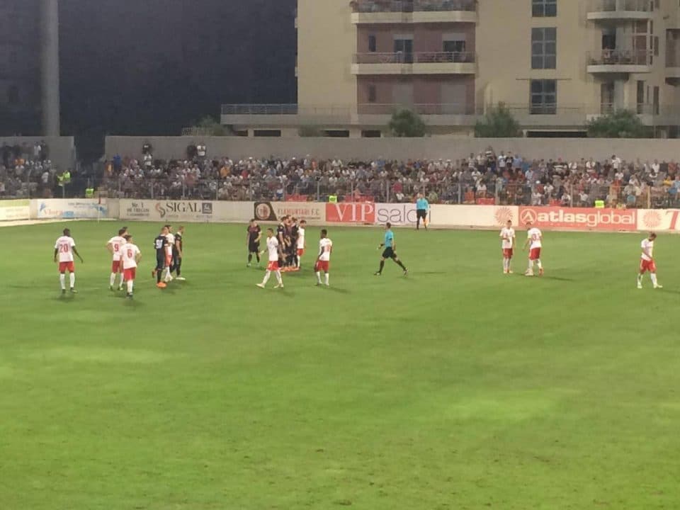 Skënderbeu i jep leksion Flamurtarit në Vlorë dhe kryeson i vetëm kampionatin