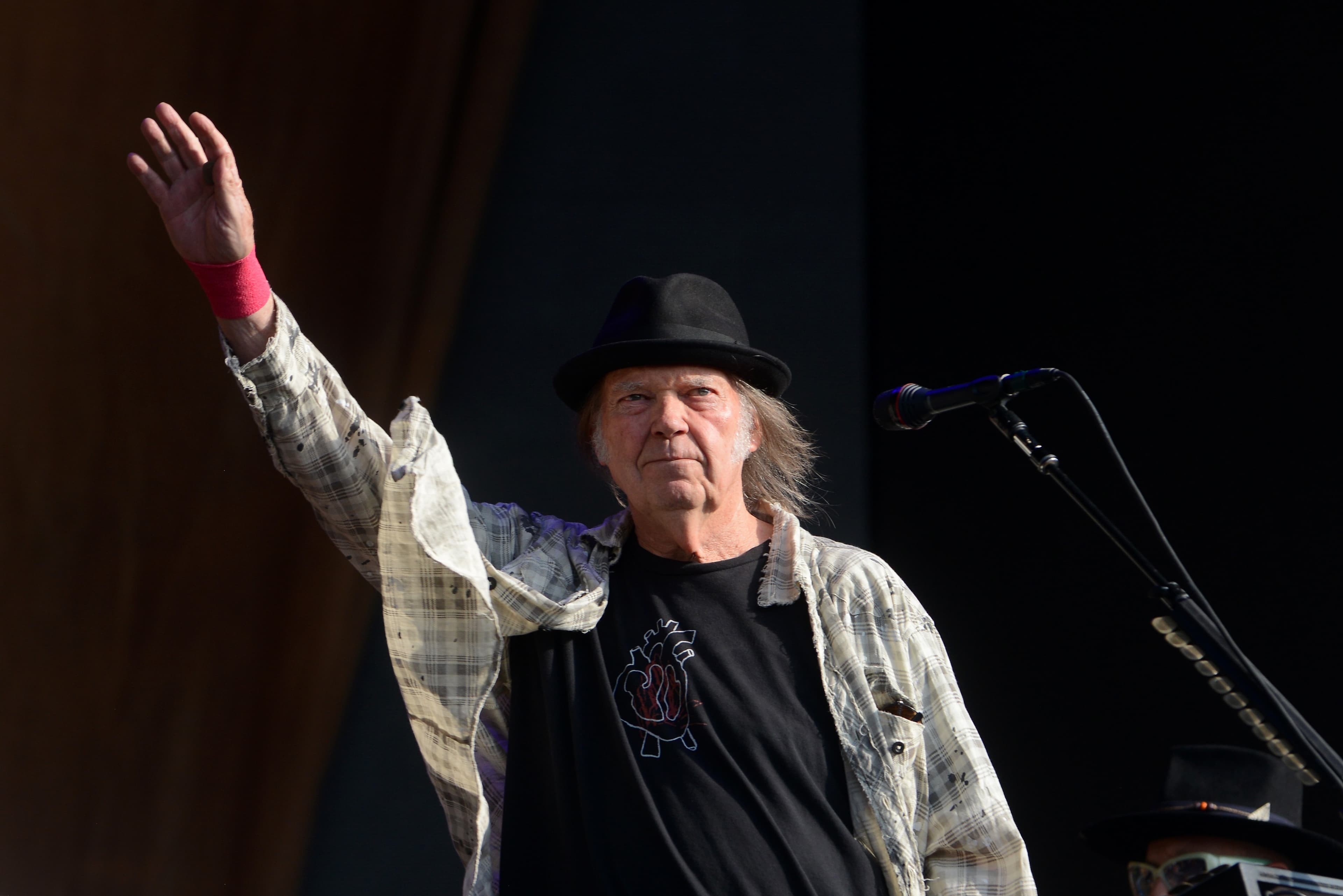 Neil Young së shpejti me një album të ri