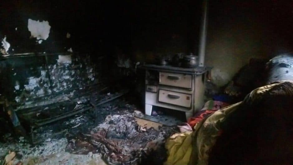 Zbardhet vrasja e dyfishtë në Vlorë/ Nusja vrau burrin dhe vjehrrën, i vuri flakën shtëpisë