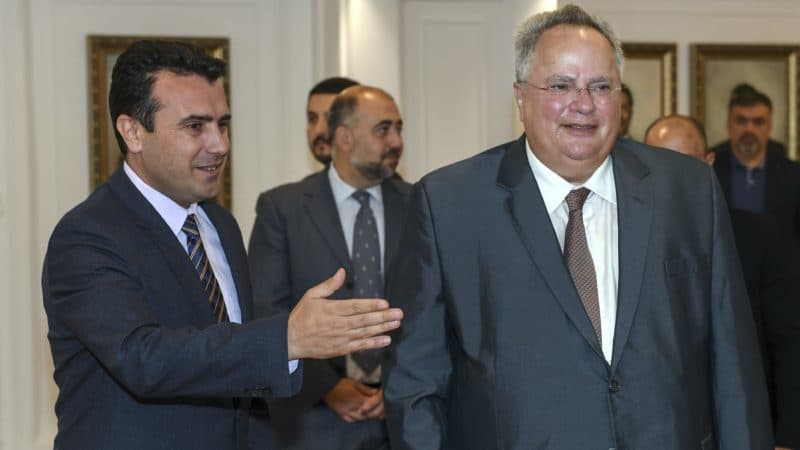 Raund i ri negociatash për çështjen e emrit, ministri jashtëm Kotzias do të takohet me kryeministrin Zaev në Shkup