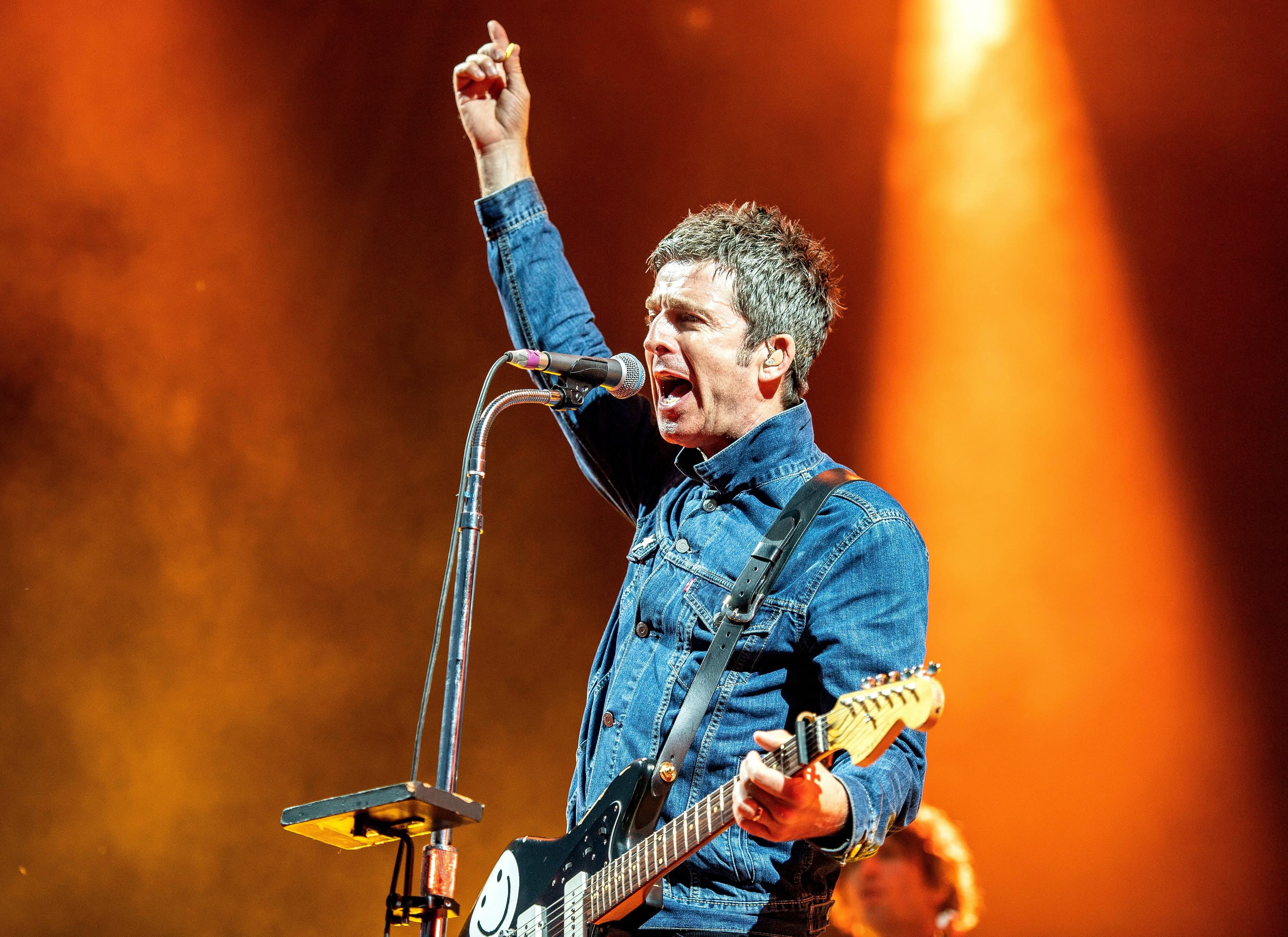 Noel Gallagher, ish-këngëtari i Oasis nxjerr këngë të re