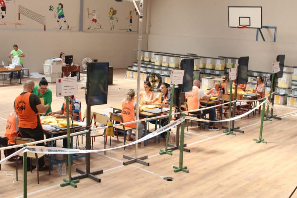 ISP publikon skandalin me votat në Elbasan, kryeministri Rama reagon me shprehjen e Churchill (FOTO)