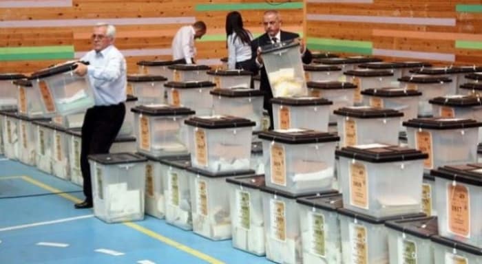  Rezultatet e votimeve/Vijon numërimi i votave në 35 bashki, në 23 të tjera shpallet fituese PS-ja